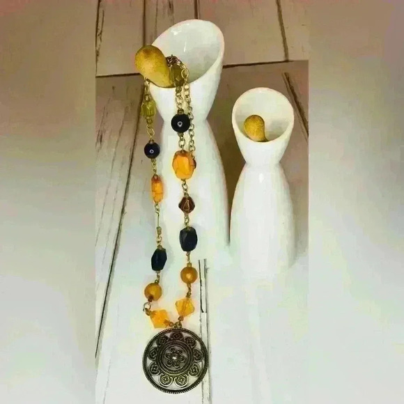 Fashion Jewelry - Picture 1 of 3